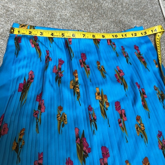 NEW Escada Sport Blue Floral Pleated MIDI Skirt GR32/US 2 - Picture 4 of 5